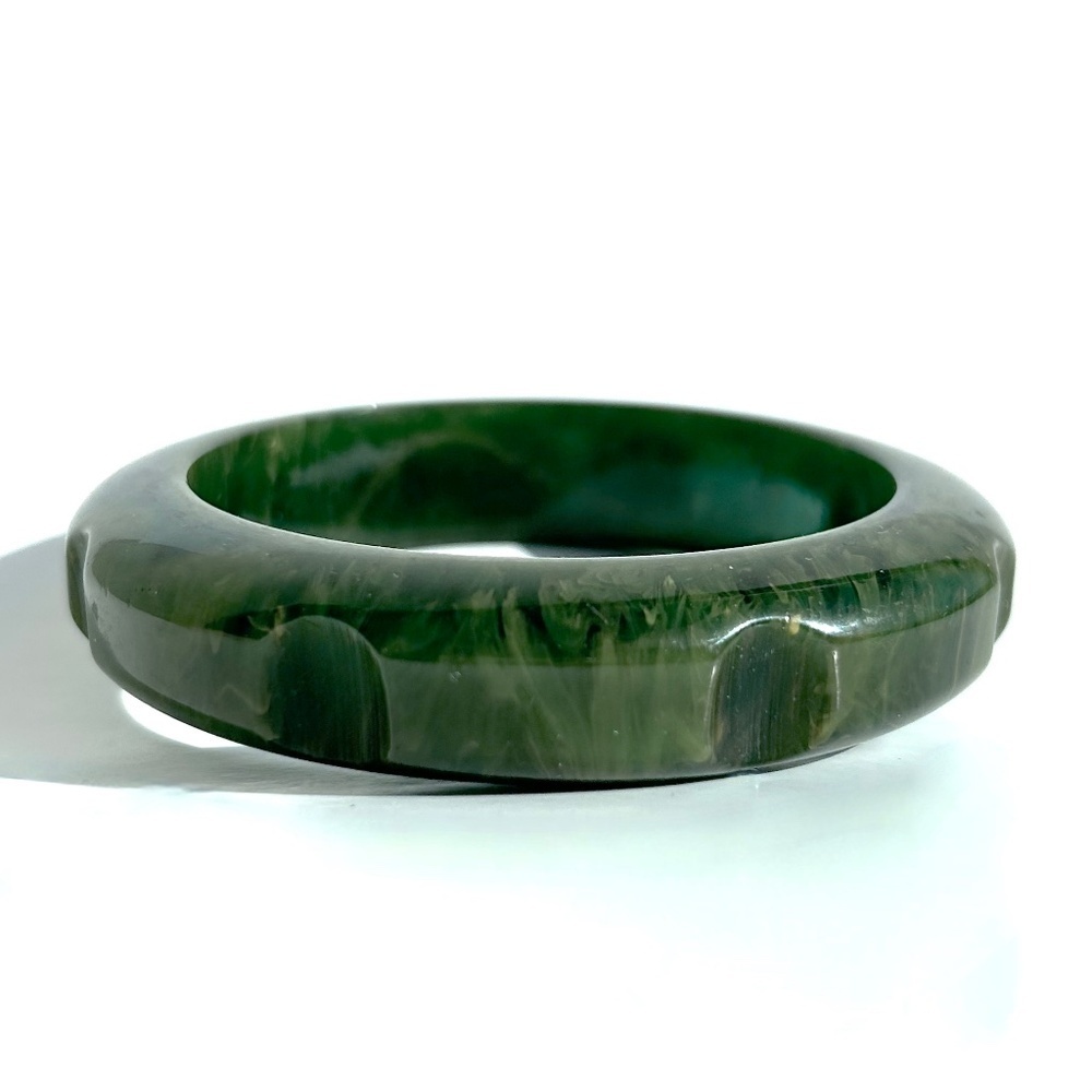Rare 1930s-40s Carved Bakelite Bangle Bracelet 129$